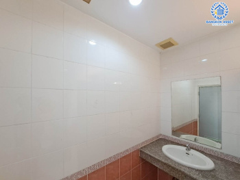 *****ทาวน์เฮ้าส์มือสอง ย่านสมุทรสาคร ม.วิเศษสุขนคร สีฟ้า พระราม2 หลังมุม ติดสวนสาธารณะ เนื้อที่มากถึง 27.9 ตร.ว. ฟังก์ชันจัดเต็มถึง 4 ห้องนอน 2 ห้องน้ำ ต่อเติมเต็มทั้งหลัง พร้อมเข้าอยู่ บนทำเลเยี่ยม เชื่อมต่อถ.พระราม 2, ถ.เอกชัย ใกล้โลตัส, เซ็นทรัลพระราม 2 และทางด่วน "ดาวคะนอง"